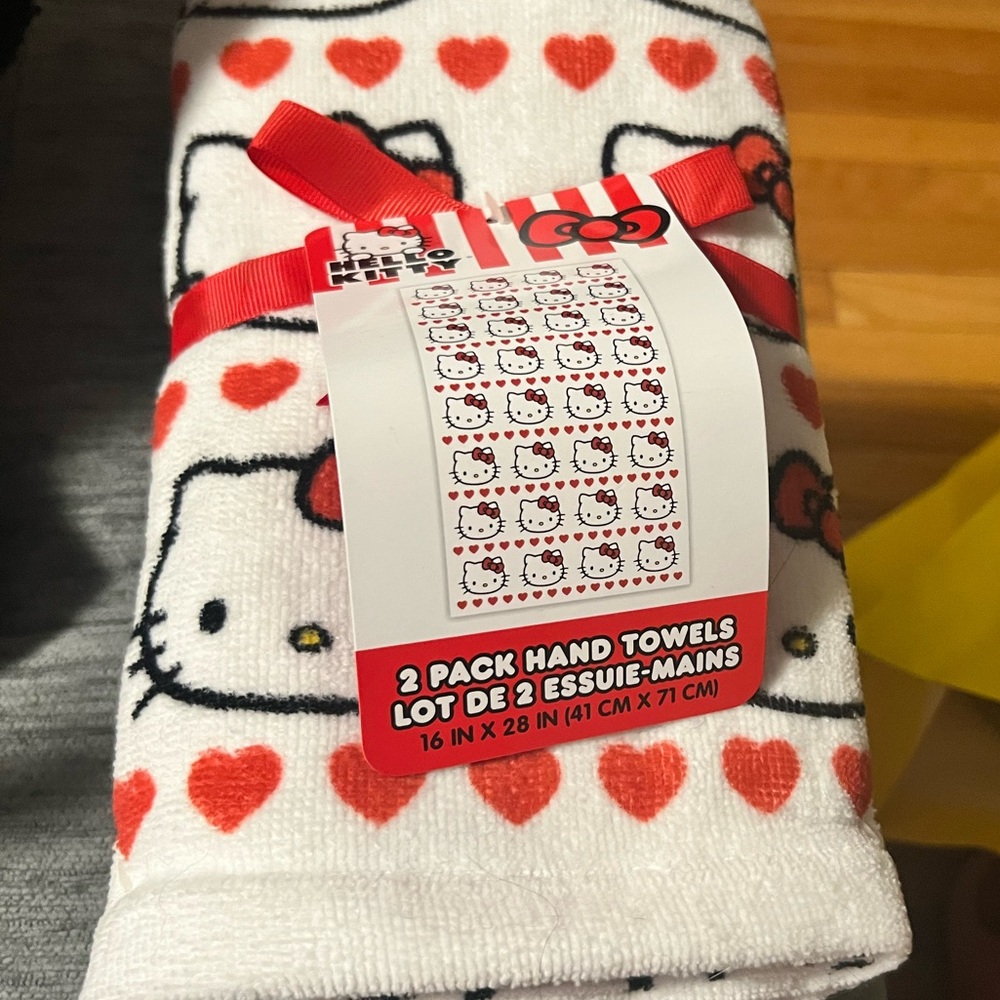 Hello Kitty White and Red Heart Hand Towels